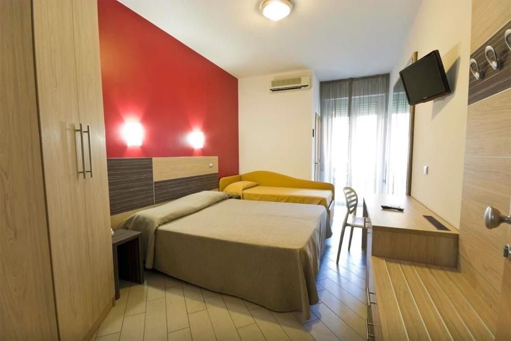 Hotel Sydney ซัน เบเนเดตโต เดล ตรอนโต ภายนอก รูปภาพ